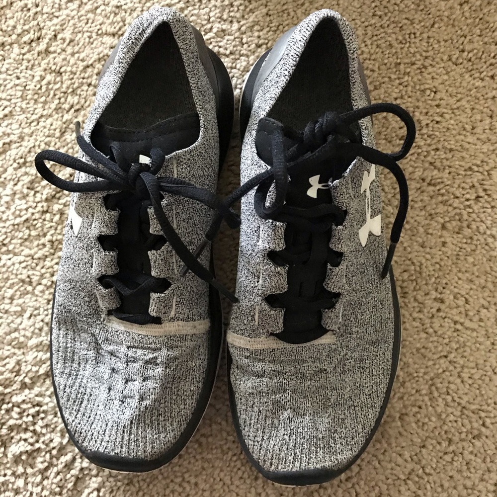 Under Armour Sneakers